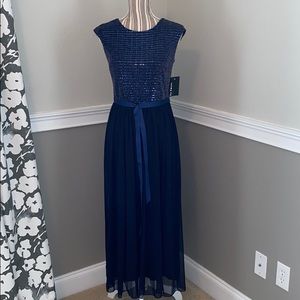 NWT! En Focus long navy dress size 4p